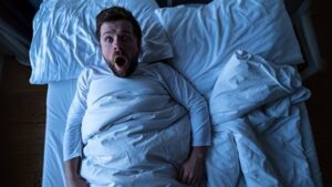 নিয়মিত দুঃস্বপ্ন দেখলে অকাল মৃত্যুর ঝুঁকি বাড়ে : নতুন গবেষণা